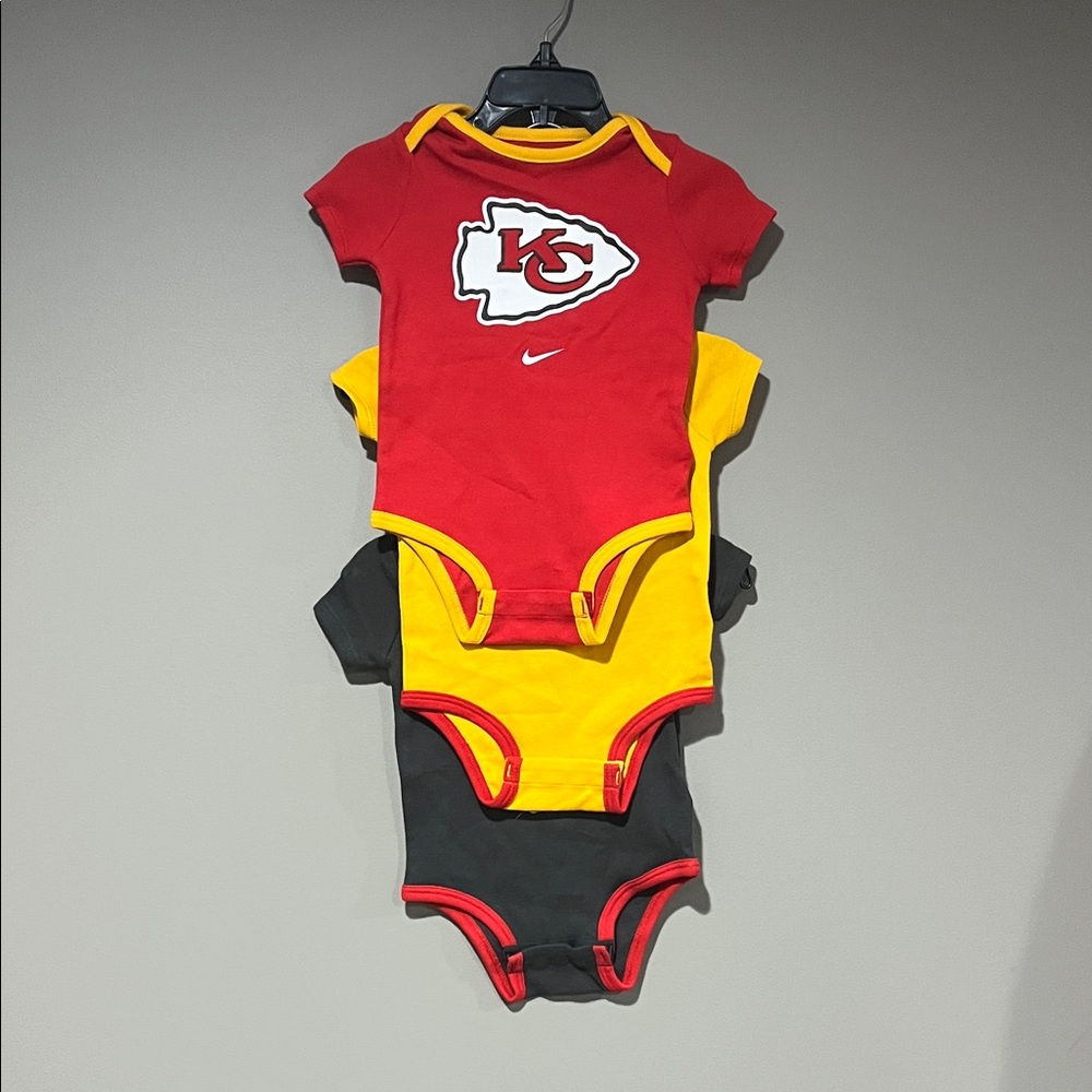 Nike KC Chiefs 3pc creeper set - NWOT